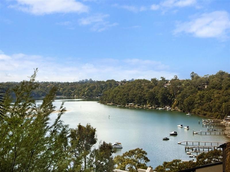 13-15 Griffin Parade, Illawong NSW 2234