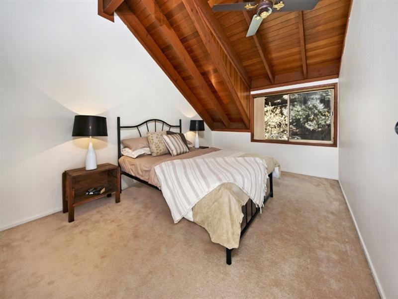 13-15 Griffin Parade, Illawong NSW 2234