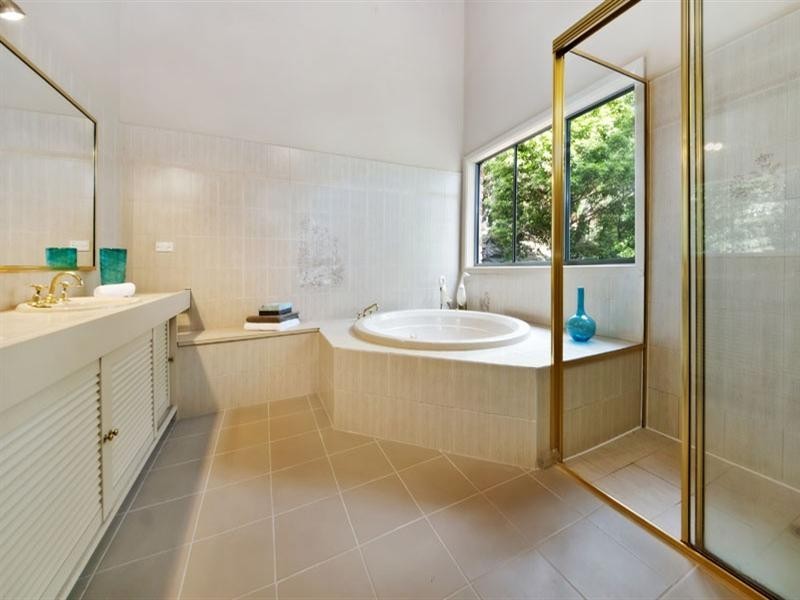 13-15 Griffin Parade, Illawong NSW 2234