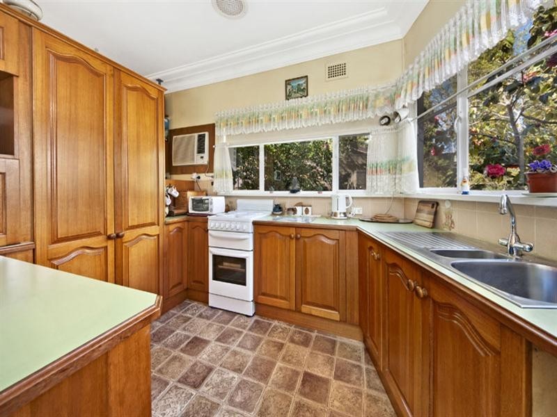 55 Leonay Street, Sutherland NSW 2232