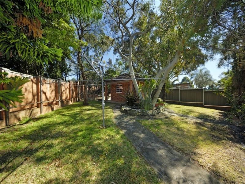 7 Gaga Place, Illawong NSW 2234