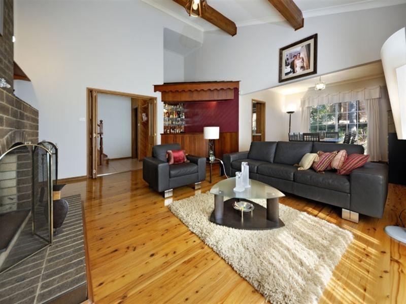 7 Gaga Place, Illawong NSW 2234