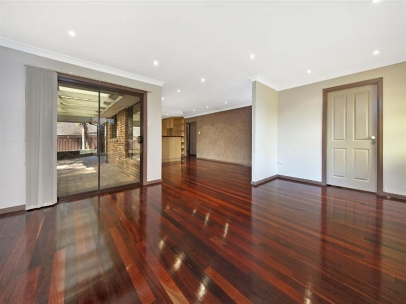 74 Blaxland Drive, Illawong NSW 2234