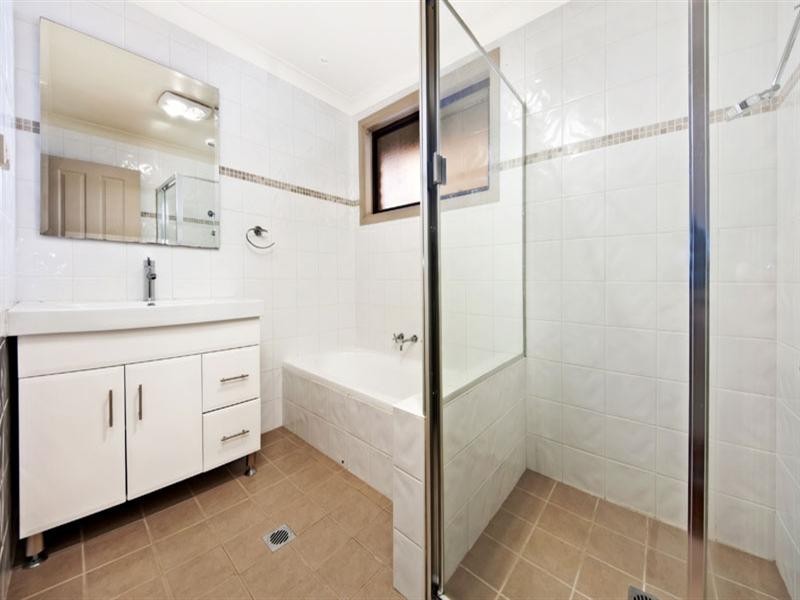 74 Blaxland Drive, Illawong NSW 2234