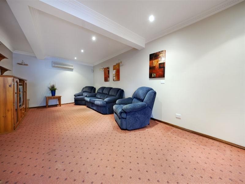 64 Beaumaris Drive, Menai NSW 2234