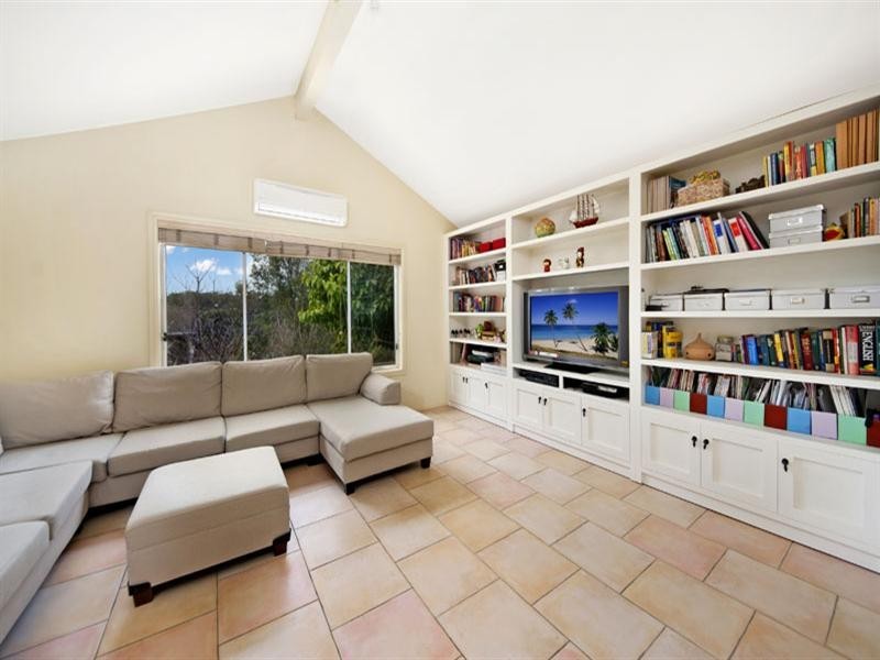 18 Mariner Road, Illawong NSW 2234