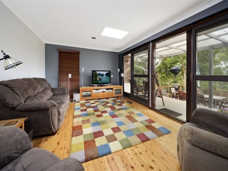 65 Barnes Crescent, Menai NSW 2234