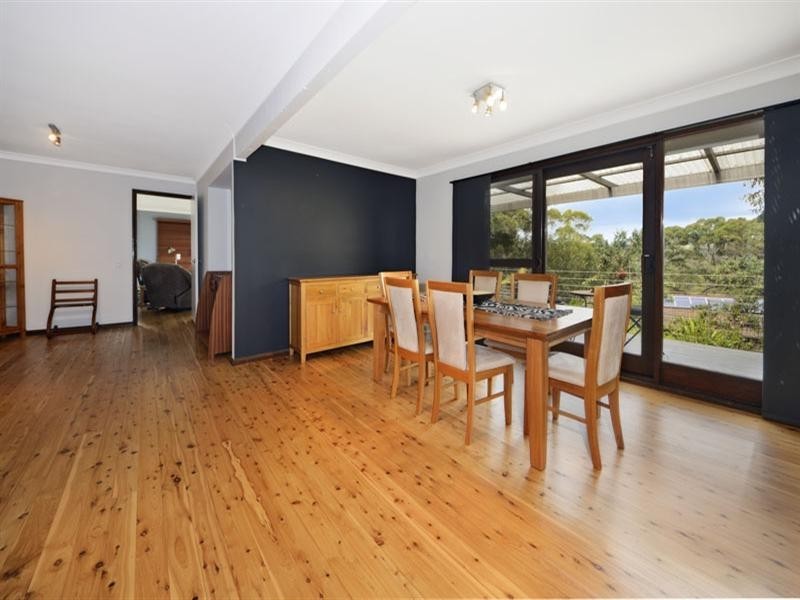 65 Barnes Crescent, Menai NSW 2234