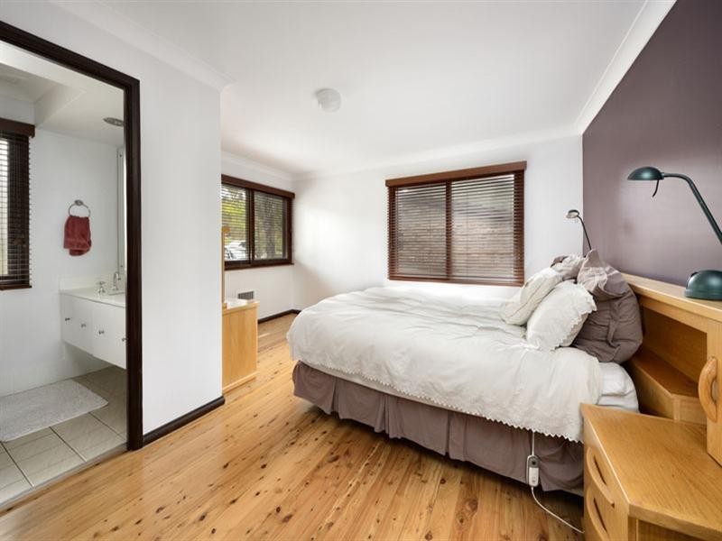 65 Barnes Crescent, Menai NSW 2234