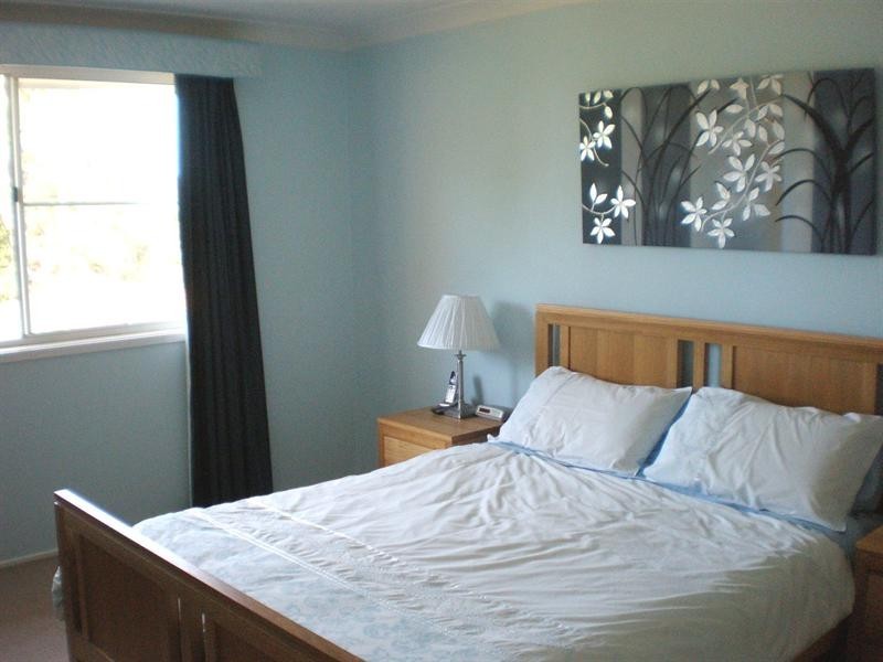 1 West Close, Illawong NSW 2234