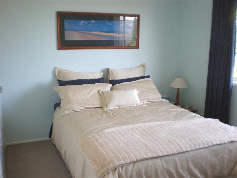 1 West Close, Illawong NSW 2234