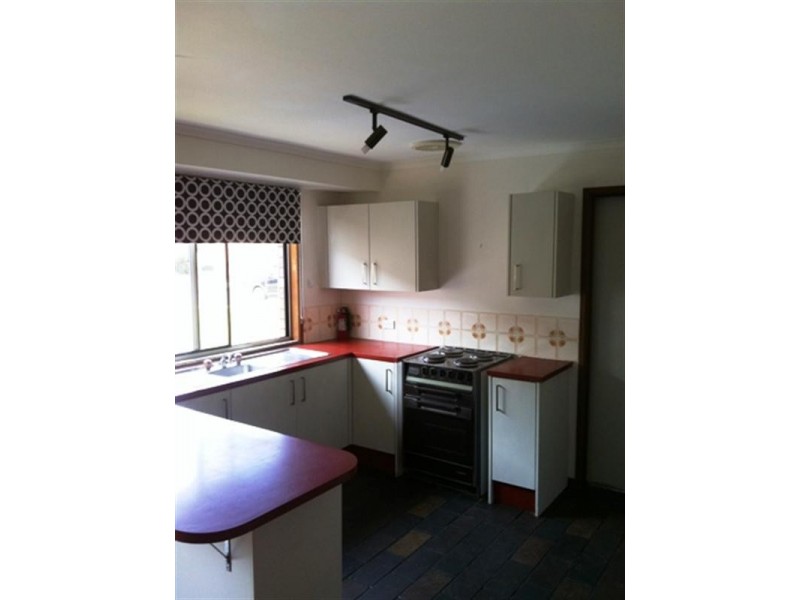 42 Bodalla Crescent, Bangor NSW 2234