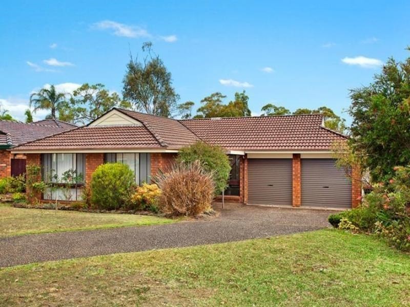 7 Blaxland Drive, Illawong NSW 2234