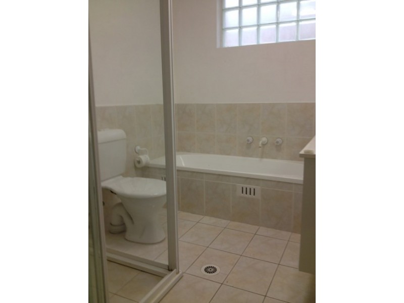 2/1 Oakwood Way, Menai NSW 2234