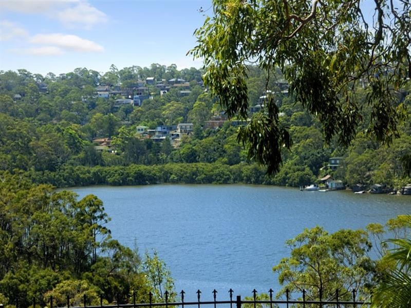 49 Griffin Parade, Illawong NSW 2234