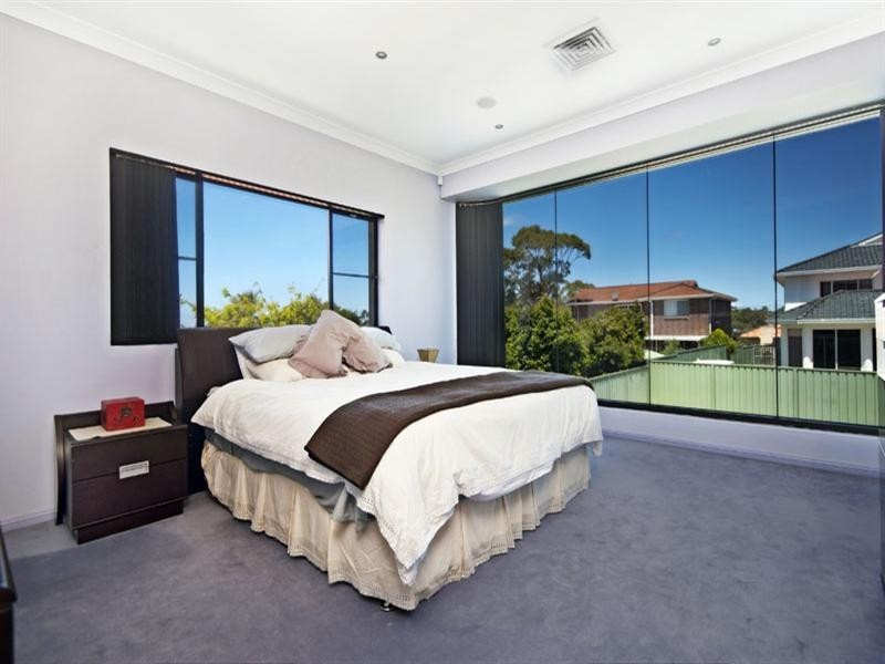 5 Treborth Place, Menai NSW 2234