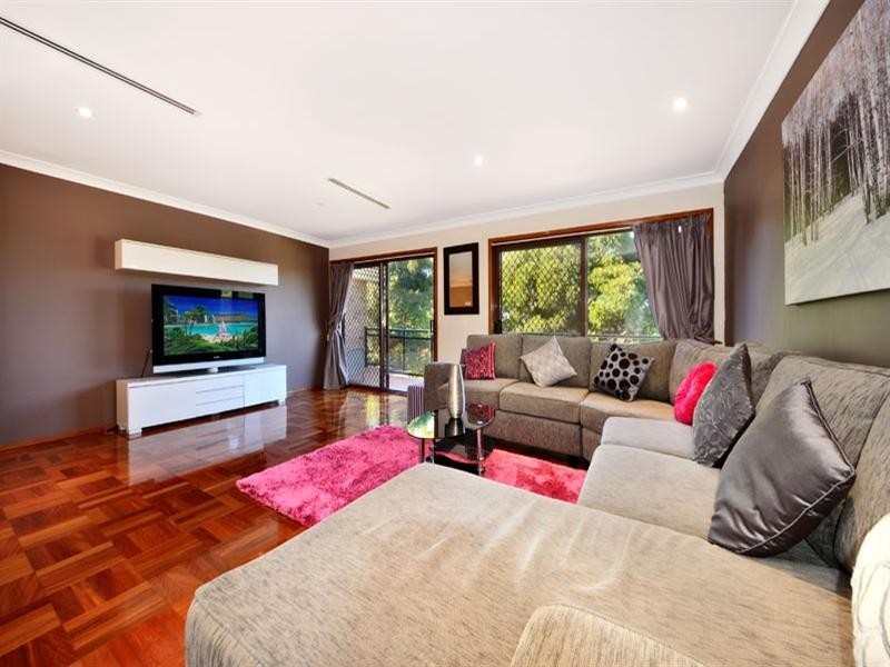 9 Reid Place, Illawong NSW 2234