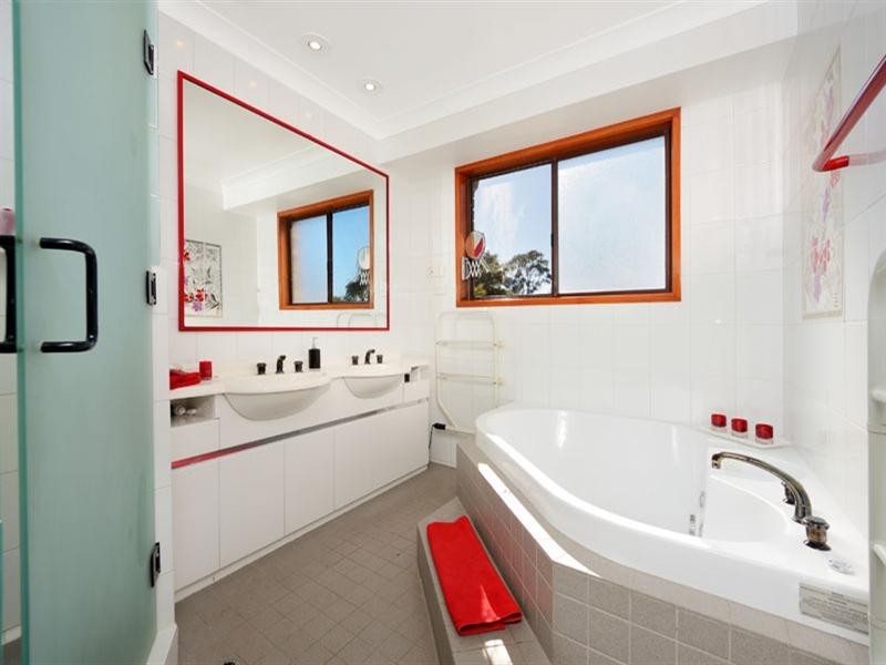 9 Reid Place, Illawong NSW 2234