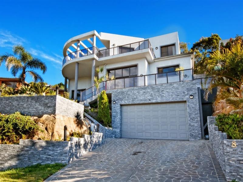 8 McPherson Place, Illawong NSW 2234