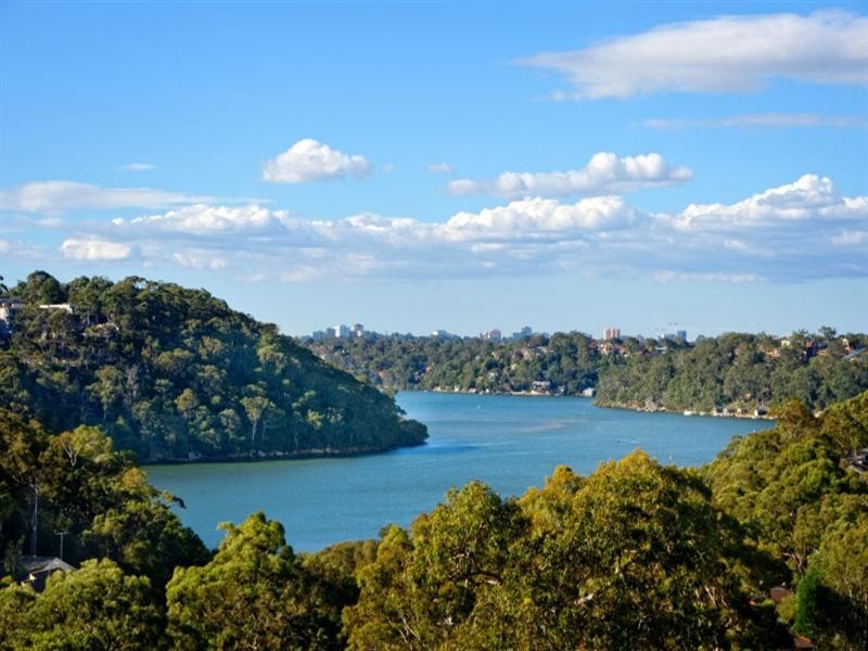 8 McPherson Place, Illawong NSW 2234