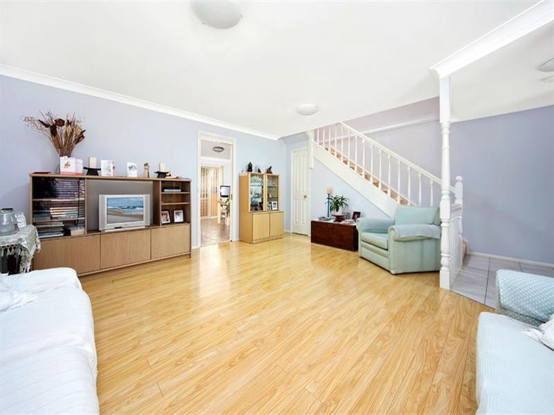 8/43 Dewberry Close, Menai NSW 2234