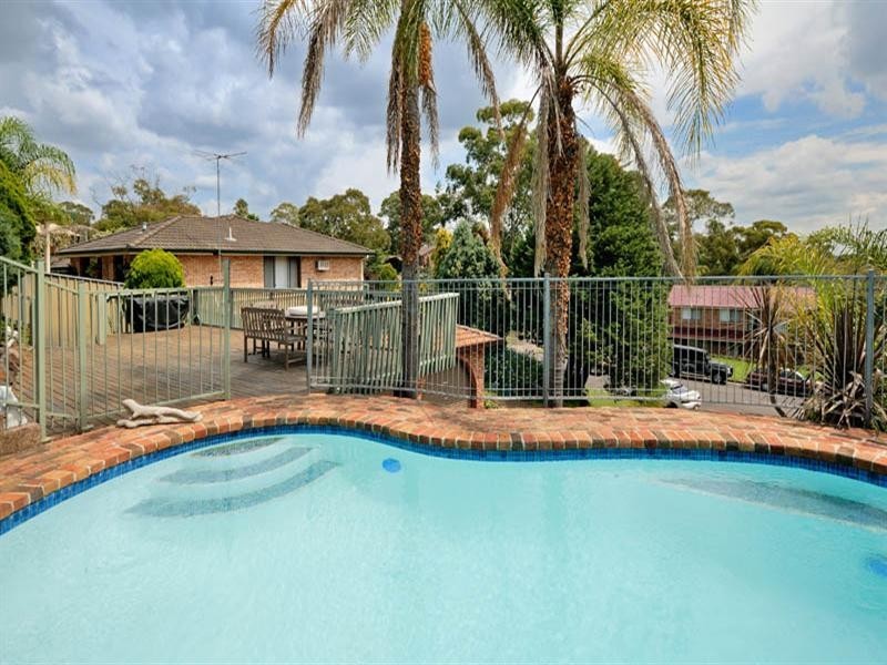 6 McCabe Place, Menai NSW 2234