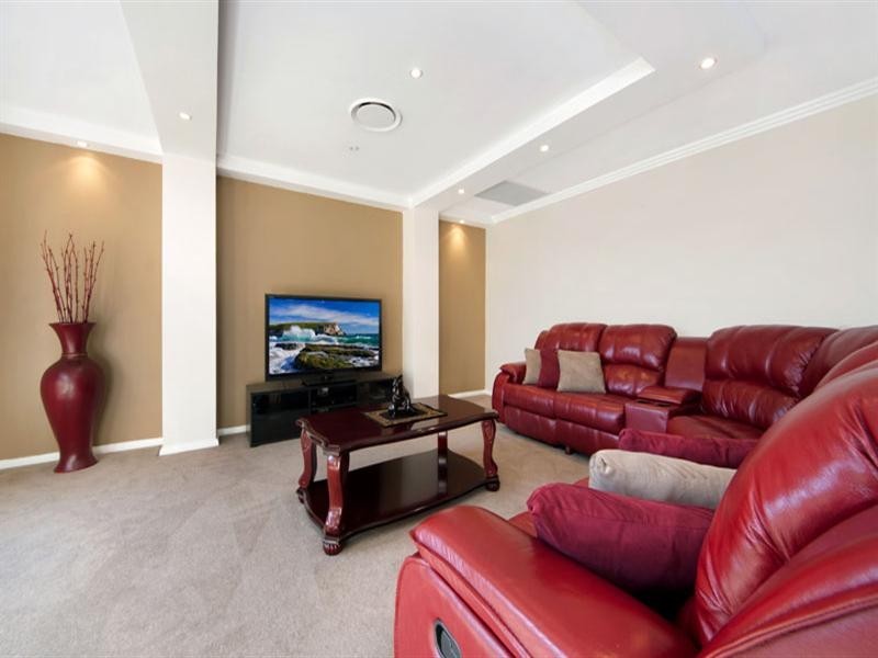 4 Karangi Place, Illawong NSW 2234