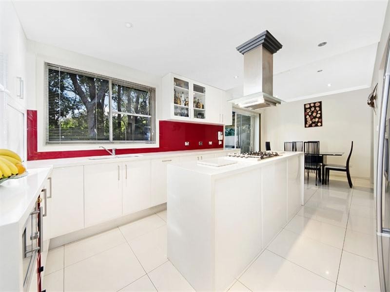 16 Byron Place, Illawong NSW 2234