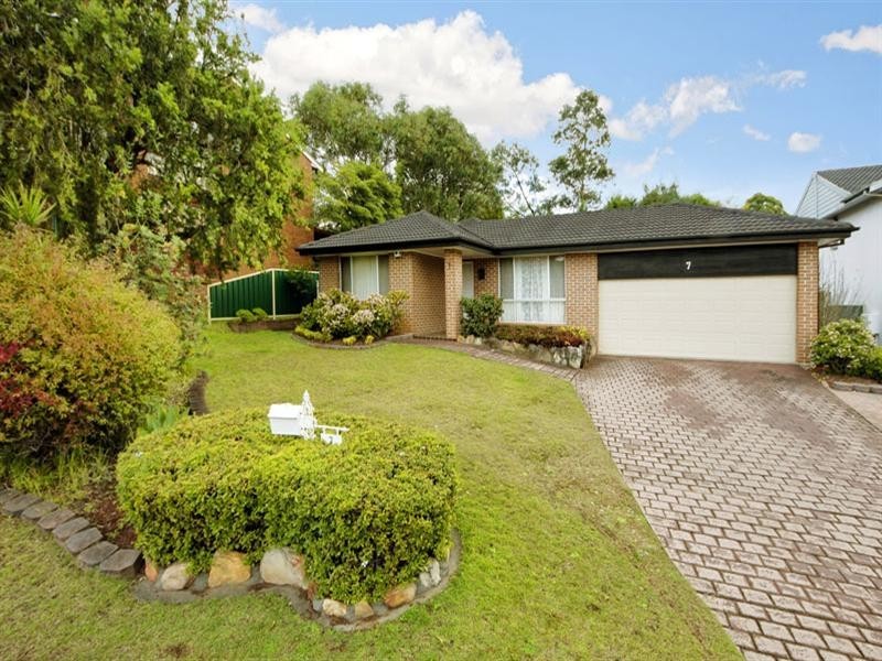 7 Hobart Place, Illawong NSW 2234