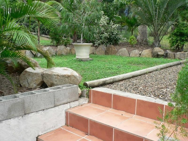 12 Hayes Avenue, Boyne Island QLD 4680