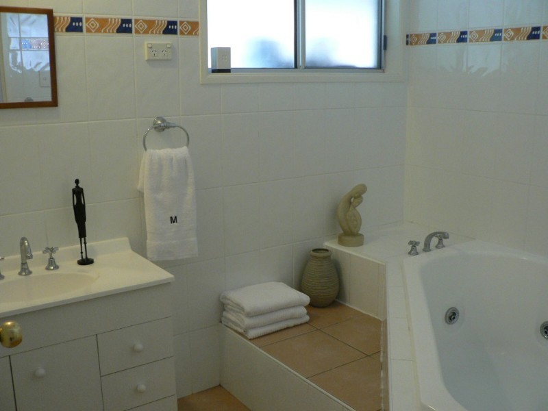 Wurdong Heights QLD 4680