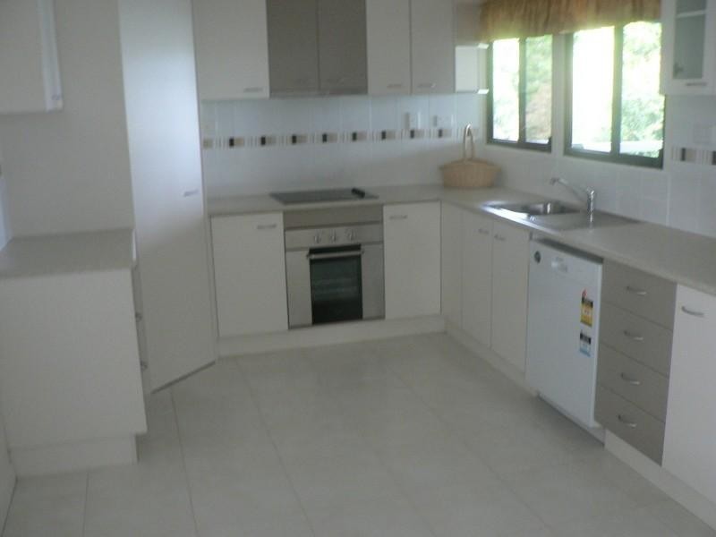 11 Pleasant Avenue, Tannum Sands QLD 4680