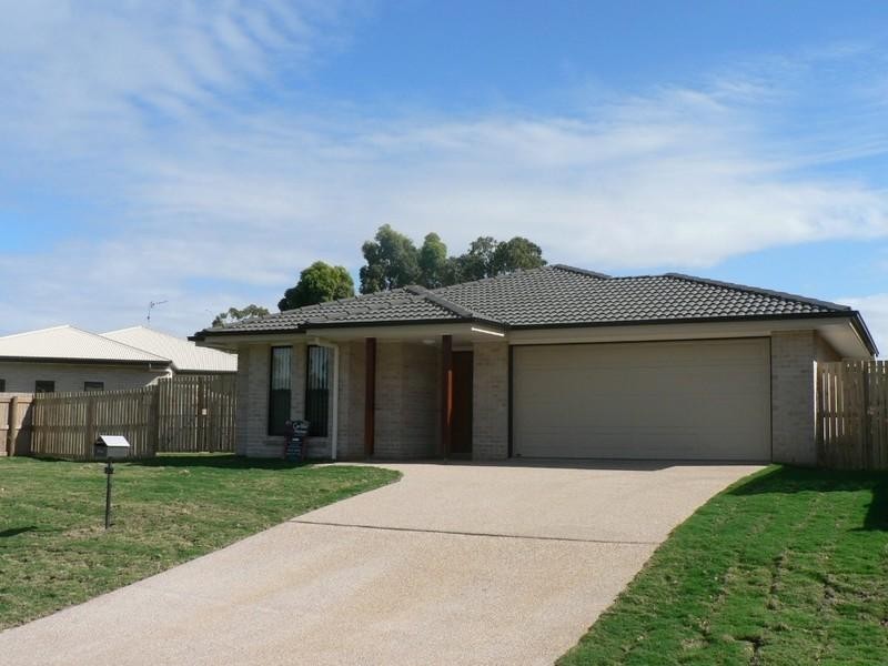 54 Bauhinia Street, Boyne Island QLD 4680
