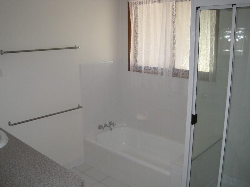 29 Tarcoola Drive, Boyne Island QLD 4680