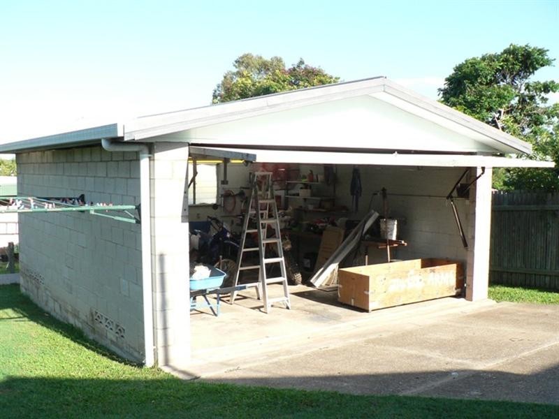 33 Amaroo Street, Boyne Island QLD 4680