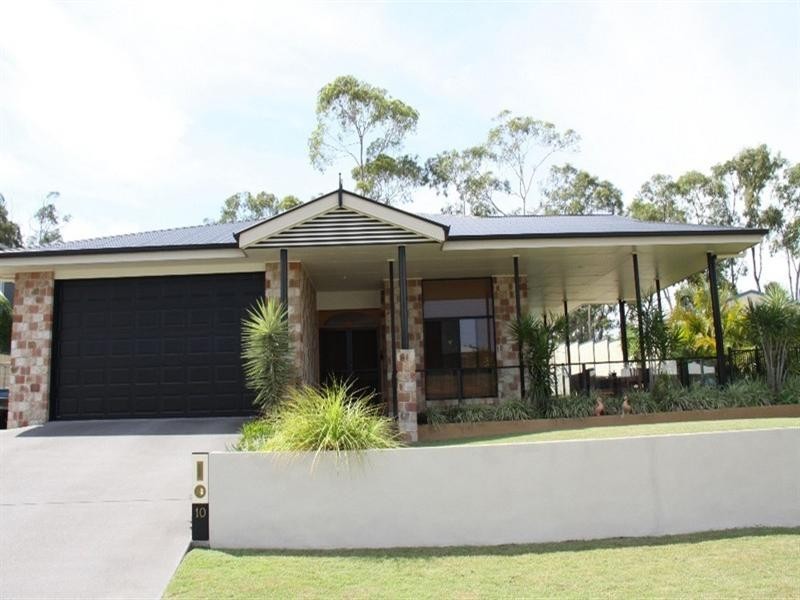 10 Lighthouse Drive, Boyne Island QLD 4680