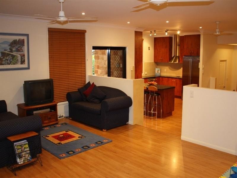 10 Lighthouse Drive, Boyne Island QLD 4680