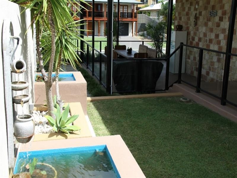 10 Lighthouse Drive, Boyne Island QLD 4680