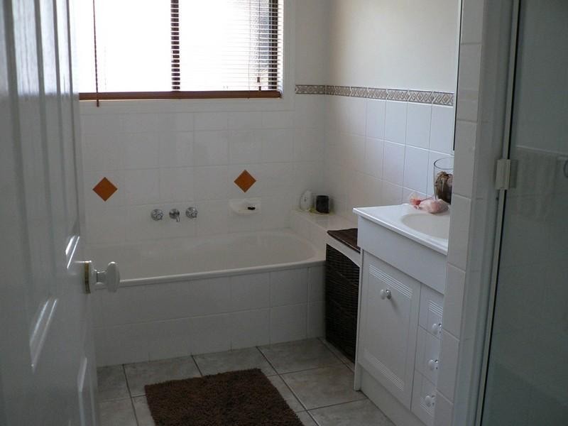 11 Lomandra Street, Boyne Island QLD 4680