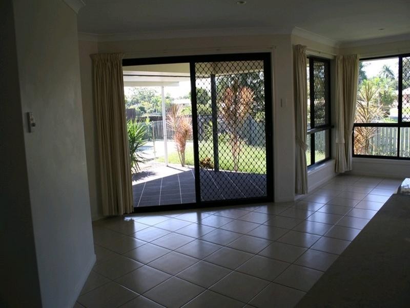 6 Riverside Drive, Tannum Sands QLD 4680