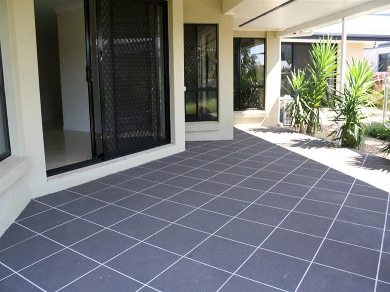 6 Riverside Drive, Tannum Sands QLD 4680