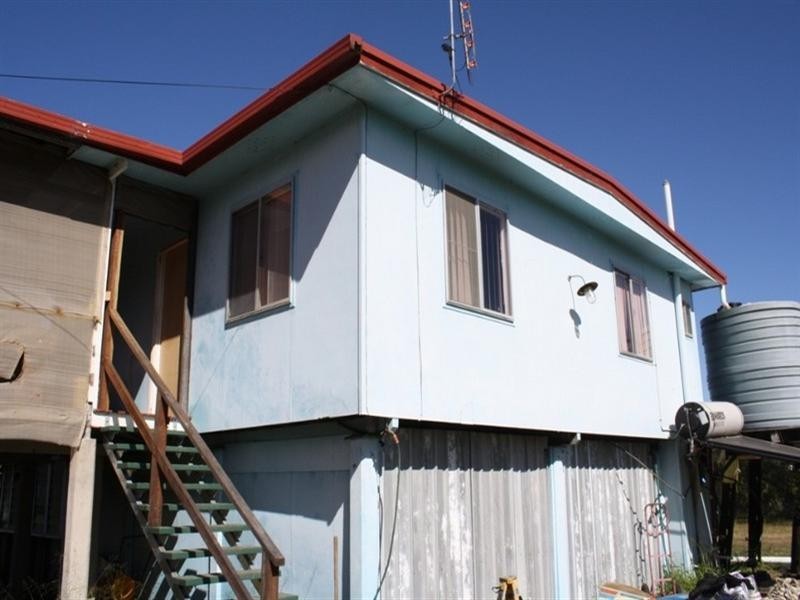 100 Handley Drive, Boyne Island QLD 4680