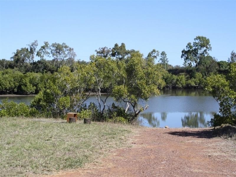 100 Handley Drive, Boyne Island QLD 4680