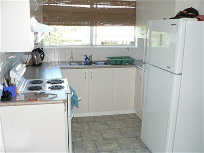 33 Amaroo Street, Boyne Island QLD 4680