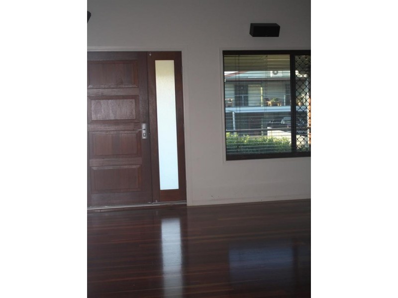 17 Davina Street, Boyne Island QLD 4680
