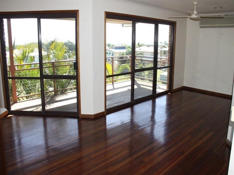 60 Booth Avenue, Tannum Sands QLD 4680