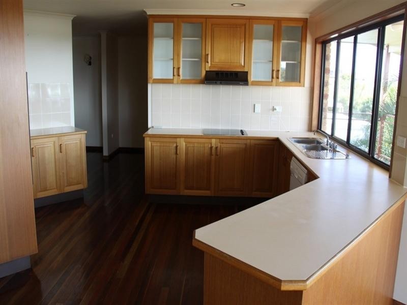 60 Booth Avenue, Tannum Sands QLD 4680