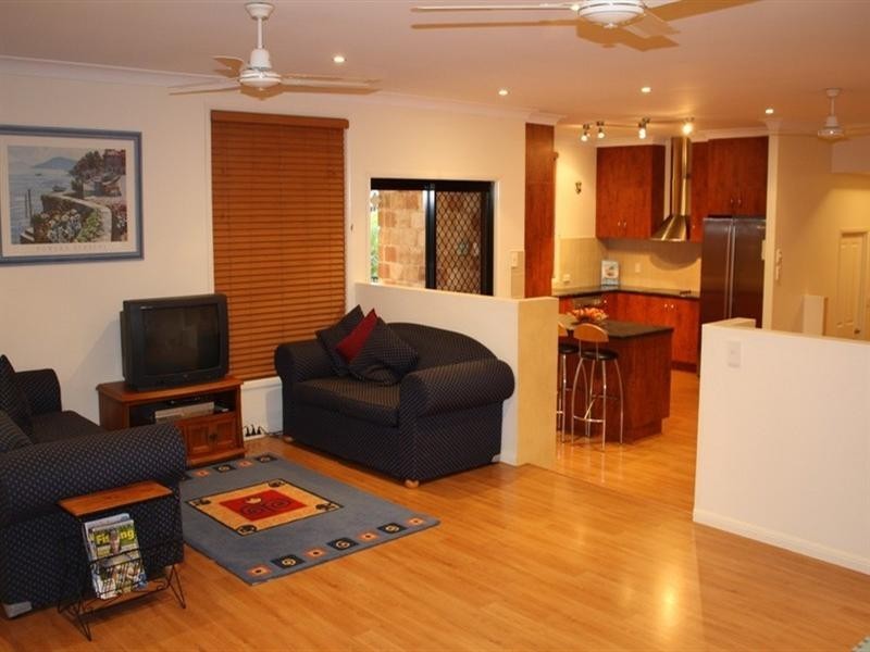 10 Lighthouse Drive, Boyne Island QLD 4680