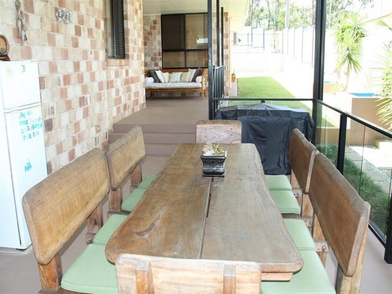 10 Lighthouse Drive, Boyne Island QLD 4680