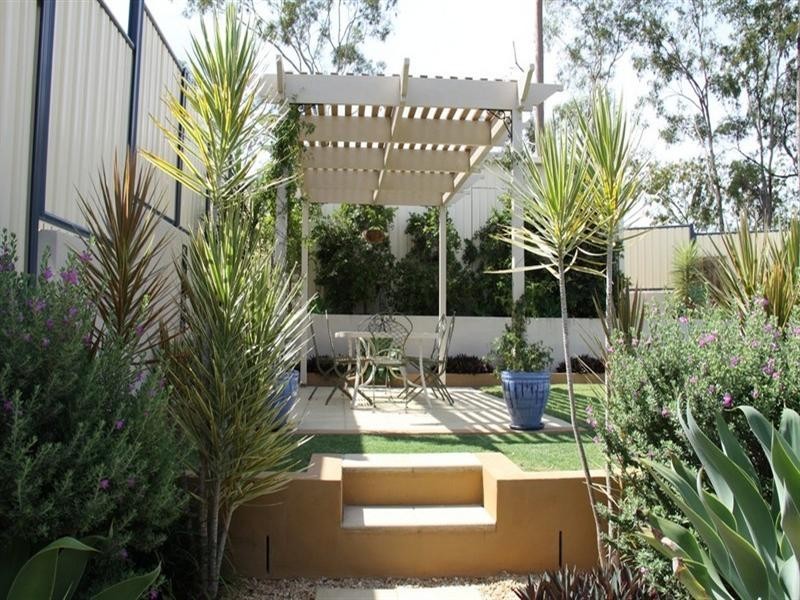 10 Lighthouse Drive, Boyne Island QLD 4680